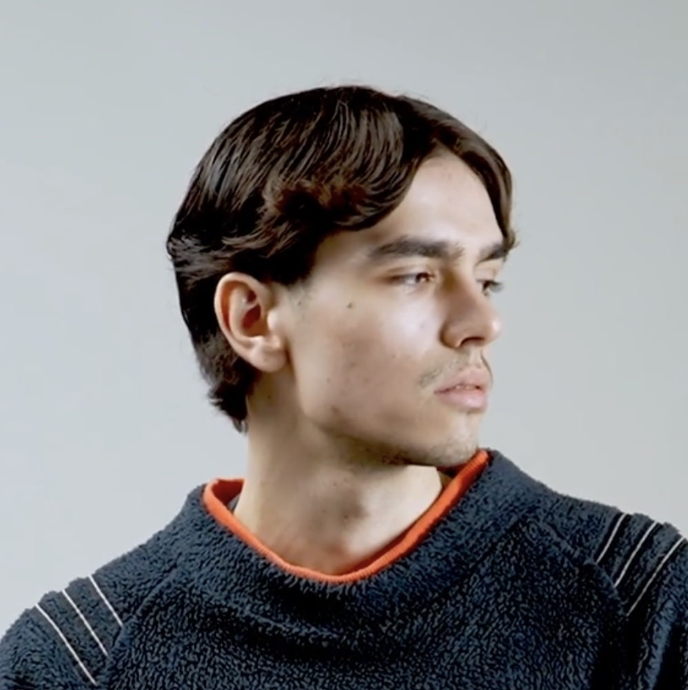 Middle part wykonany w Connected Hair